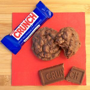 Chocolate Candy Cookies Recipe! {Nestle Crunch} - The Frugal Girls Crinkle Cookies Cake Mix, Crunch Candy Bar, Candy Cookies Recipes, Peppermint Cookie Recipe, Butterfinger Cookies, 4 Ingredient Cookies, Chocolate Sugar Cookie Recipe, Triple Chocolate Chip Cookies, Crunch Cookies