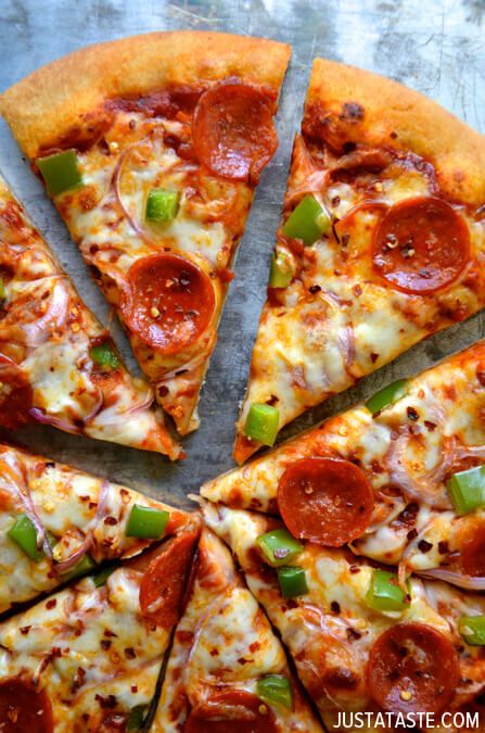 Combination Pizza, Best Homemade Pizza, Just A Taste, Tandoori Masala, Pizza Recipes Homemade, Healthy Pizza, Pizza Pie, Pizza Hut, Idee Pasto Sano