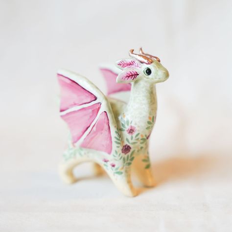 Dragon Ceramics, Ceramic Dragon, Diy Dragon, Pottery Figurine, Clay Dragons, Handmade Animals, Unique People, Polymer Clay Dragon, Clay Dragon