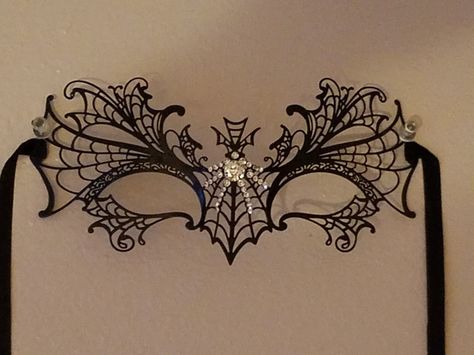 Masquerade Mask Spider, Spiderweb Fashion, Shifting Claims, Goth Mask, Spider Mask, Spider Sona, Mask Ball, Sentimental Circus, Gothic Accessories