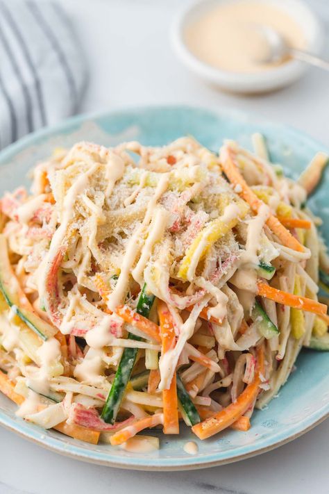 Kani Salad Dressing, Spicy Crab Salad Recipe, Japanese Salads, Spicy Crab Salad, Kani Salad Recipe, Kani Salad, Mayonnaise Dressing, Crab Sticks, Crunchy Vegetables