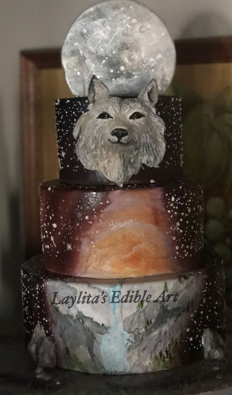 Wolf Wedding Theme, Forest Birthday Cake, Wolf Wedding, Wolf Cake, Wolf Forest, Wolf And Moon, Big Wolf, Dragon Cake, Forest Birthday