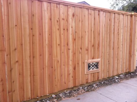 Dog window Dog Window In Fence, Pet Diy Projects, Pet Healing, Dog Friendly Backyard, Wood Gates, Fence Gates, Pets Stuff, Kennel Ideas, Doggy Treats