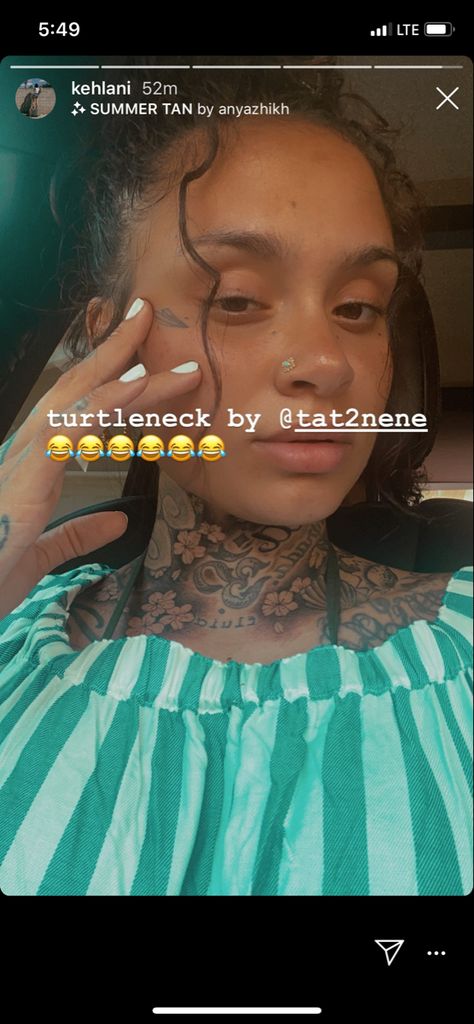 Kehlani Neck Tattoos, Kehlani Tattoo, Tattoos 2022, Tattoo Neck, Neck Tattoos, Summer Tanning, Kehlani, Tattoo Inspo, Neck Tattoo