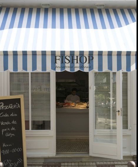 Like the way this fish shop has been decorated in a happy and friendly way.  #commercial #awning Commercial Awning, Coastal Windows, Custom Awnings, Seafood Shop, Restaurant Exterior, Fish Shop, Fish And Chip Shop, Hotel Exterior, Contemporary Exterior