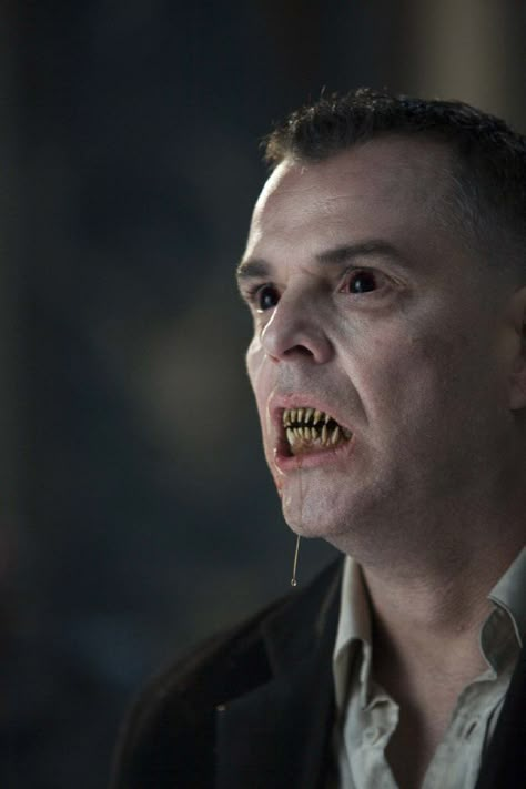 Danny Huston as Marlow in  30 days of Night.  Loved this movie....and loved Danny in this part....one of the, if not the best...vampires...EVER! Human Centipede, Danny Huston, 30 Days Of Night, Vampire Movies, Vampires And Werewolves, Horror Monsters, Horror Lovers, Evil Dead, Classic Horror Movies