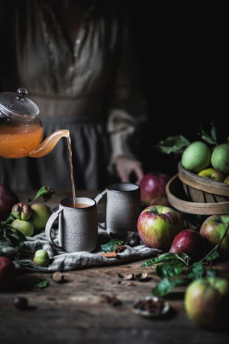 Homemade Apple Cider | Adventures in Cooking After a trip to Big Bear California, I was inspired me to make one of my favorite treats, hot apple cider! They had so many delicious samples! #applecider #homemade #apple #cider #hotcider #spicedcider #adventuresincooking #imbibe #drinks Winter Food Photography, Bee Candles, Fantasy Food, Content Creating, Homemade Apple Cider, Gala Apples, Moody Art, Hot Cider, Spiced Cider