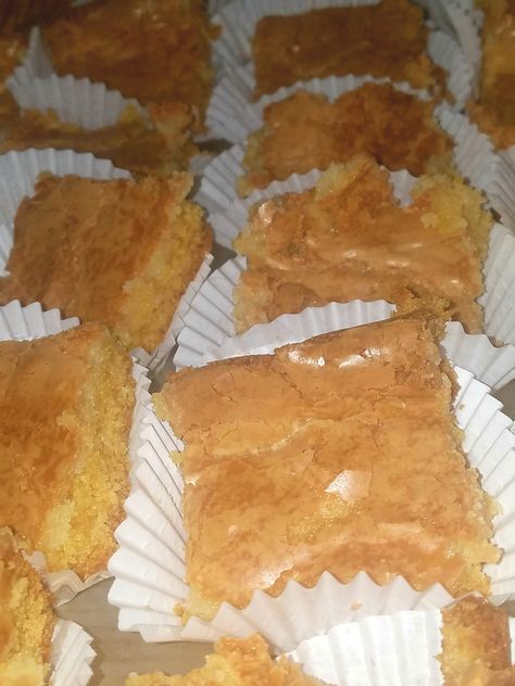 Philadelphia Butter Cake Recipe, Butter Cake Recipes, Northeast Philadelphia, Dutch Butter Cake, Gf Cake, Army Cake, State Recipes, Desserts Pastry, Gooey Butter Cookies