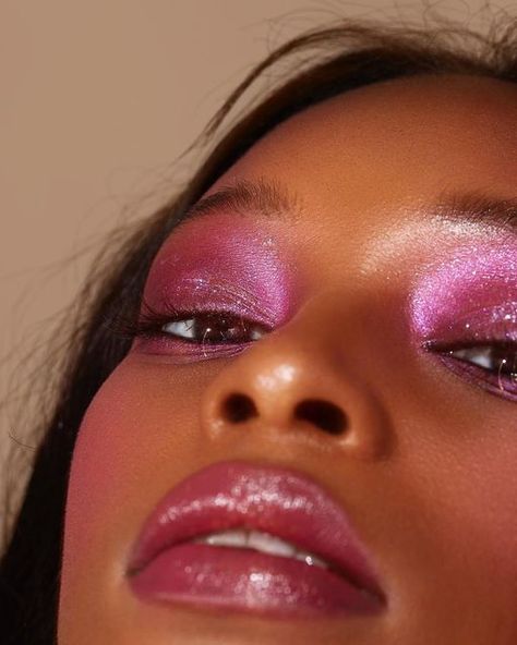 Glossy Pink Makeup, Electric Pink Aesthetic, Pink Photoshoot Aesthetic, Pink Editorial Makeup, Raspberry Makeup, Glittery Makeup Looks, Make Up Rose, Felix Freckles, Pink Editorial