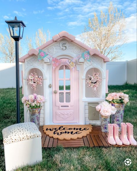 Shabby Chic Playroom, Sweetheart Playhouse Makeover, Step 2 Sweetheart Playhouse Makeover, Playhouse Organization, Remodeled Playhouse, Play House Ideas Backyard, Playhouse Makeover Interior, Step 2 Playhouse Makeover, Makeover Playhouse