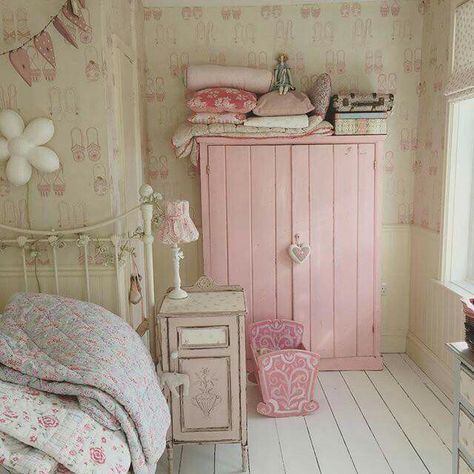 Modern Shabby Chic Bedroom, Shabby Chic Bedroom Ideas, Chic Bedroom Ideas, Modern Shabby Chic, Decoration Shabby, Shabby Chic Living, Shabby Chic Room, Shabby Chic Living Room, Shabby Chic Dresser