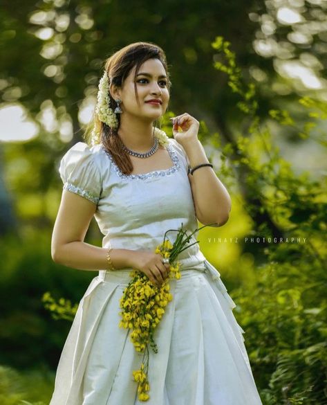 #Vishu #kerala #photography #photoshoot #ideas #village #nadanpennu#culture #traditional #nature Vishu Photoshoot Ideas, Set Pavada And Blouse, Traditional Photoshoot Ideas, Vishu Photoshoot, Kerala Trip, Kerala Photography, Apollo Statue, Bharatanatyam Poses, Concept Shoot