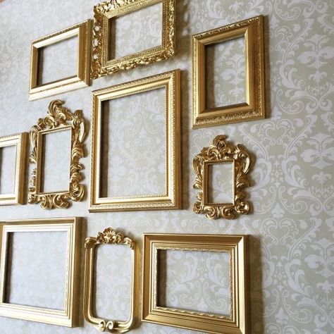 Wedding Picture Walls, Gold Frame Gallery Wall, Frame Wall Collage, Picture Frame Gallery, Frames Vintage, Frames Wall, Gold Wall Decor, Gold Frames, Picture Frame Sets