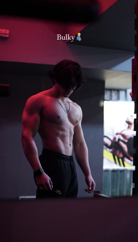 Maxton Hall Aesthetic, Crossfit Ab Workout, Hall Aesthetic, Gym Men Motivation, Classic Mens Haircut, Maxton Hall, Shredded Body, Gym Boy, Get Shredded