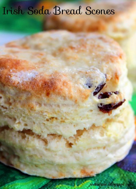 Soda Bread Scones, Irish Scones, Baking Scones, Irish Cooking, Irish Soda Bread Recipe, Scones Recipe Easy, Irish Cuisine, Scottish Recipes, Biscuit Bread