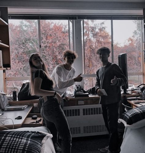 Hannaford Prep, Siblings Goals, Friendship Photography, Boy Best Friend Pictures, Drew Starkey, Girl Friendship, Ugly Love, Boy Best Friend, Guy Friends