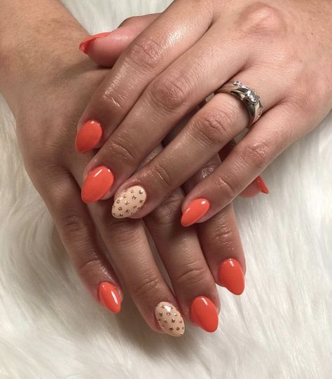 Dot Nails, Polka Dot Nails, Dots Nails, Nude Nails, Nails Nailart, White Nails, White Polka Dot, Polka Dot, Polka Dots