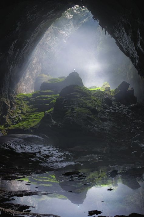 . Son Doong Cave, Hand Of God, Halong Bay, Lost City, Vietnam Travel, Pretty Places, Places Around The World, Nature Pictures, Beautiful World