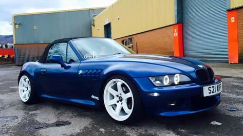 BMW Z3 blue Bmw Z3 Tuning, Z3 Bmw, Bmw Roadster, Z4 Bmw, Bmw Z1, Bmw Old, Tuned Cars, Vintage Auto's, Garage Car