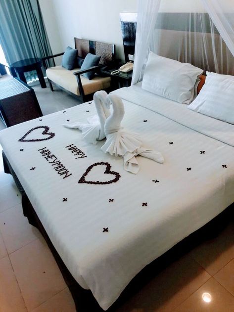 Wedding Bedroom Decoration Romantic, Honeymoon Bed, Wedding Bedroom Decoration, Romantic Bedroom Decor Ideas, Honeymoon Bedroom, Honeymoon Rooms, Hotel Room Decoration, Bedroom Decor Romantic, Room Surprise