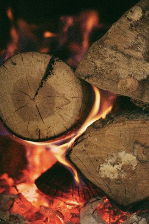 Family Footprints, Burning Embers, Acoustic Guitar Photography, Log Fire, Cider House, Fire Wood, Forest Cabin, Four O Clock, I Love Winter