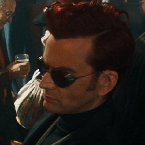 Aziraphale and Crowley from "Good Omens" Crowley And Aziraphale Matching Pfp, Aziracrow Matching Icons, Crowley And Aziraphale Matching Icons, Good Omens Matching Icons, Aziraphale And Crowley, Mandela Catalogue, Matching Profile, Good Omens, Pfp Ideas