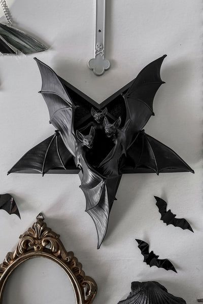 Supernatural Home Decor, Vampire Goth Decor, Diy Gothic Home Decor Ideas, Gothic Modern Decor, Goth Maximalist Decor, Goth Aesthetic Decor, Gothic Room Decor Ideas, Cozy Halloween Bedroom, Gothic Apartment Decor