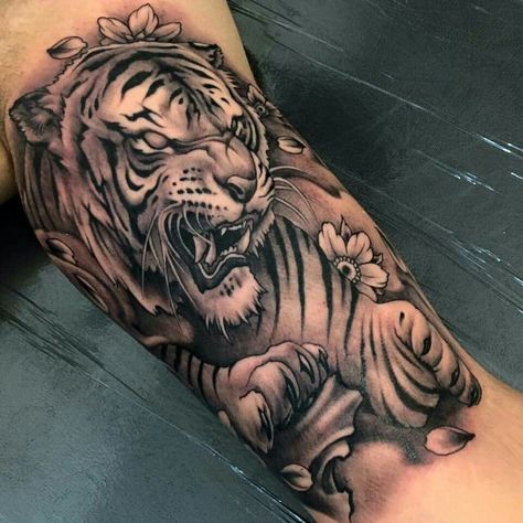 Nicklas Westin Lion Chest Tattoo, Thigh Piece Tattoos, Japanese Tiger Tattoo, Tiger Tattoo Sleeve, Half Sleeve Tattoos Forearm, Tattoo Japanese Style, Inner Bicep Tattoo, Japanese Tiger, Tiger Tattoo Design