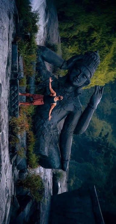 Ravanan Movie Images, Raavanan Movie Images, Actors Illustration, Temple Photography, Film Posters Art, Pictures Of Shiva, Hanuman Pics, Hanuman Wallpaper, Photos Of Lord Shiva