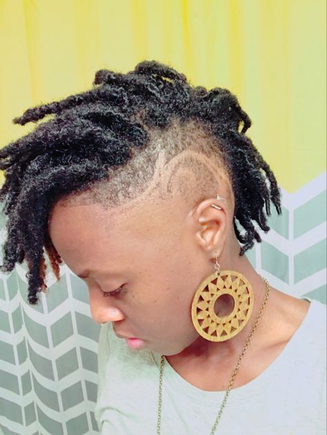 Locks Mohawk, Locs Shaved Sides And Back, Shaved Sides Locs, Locs With Shaved Sides Dreadlocks, Mohawk Locs For Women, Shaved Locs Styles, Sister Locs With Shaved Sides, Short Locs Shaved Sides, Locs With Shaved Sides