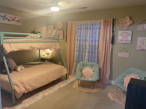 Montessori Lifestyle, Princess Furniture, Zebra Bedroom, Toddler And Baby Room, Dinosaur Room Decor, Shared Girls Bedroom, Toddler Girl Room, Kids Bedroom Design, Shared Room