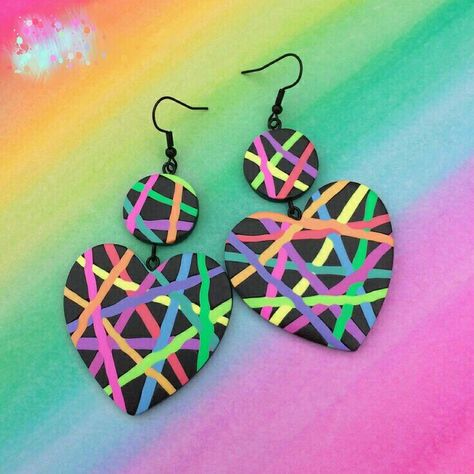 Neon Clay Earrings, Neon Polymer Clay Earrings, Cercei Din Lut Polimeric, Polymer Clay Beads Diy, Kawaii Polymer Clay, Terracotta Jewellery Making, Polymer Clay And Resin, Clay And Resin, Polymer Clay Flower Jewelry