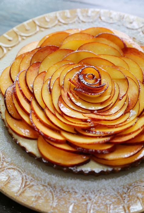 Creamy Peach and Honey Tart - Silky, rich cheesecake tart with a 5-ingredient filling. The perfect simple summer dessert! Easy Peach Tart Recipe, Peach Tart Puff Pastry, Peaches And Cream Tart, Vegan Peach Tart, Fruit Tart With Glaze, Peach Tart Recipes, Fresh Fruit Tart, Rich Cheesecake, Peach Tart