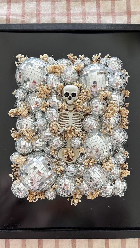 Decorate Frames Ideas, Disco Ball Skeleton, Framed Halloween Art, Disco Ball Cauldron, Disco Cauldron, Disco Ball Ideas, Diy Halloween Crafts For Adults, Goth Crafts Diy, Maximalist Halloween