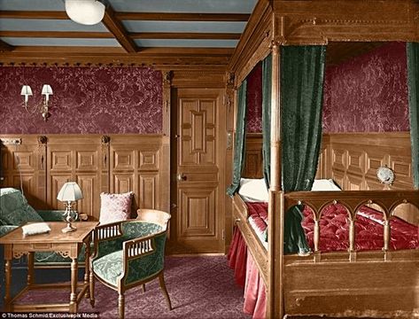 Titanic 2, Titanic Ship, Colorized Photos, The Titanic, Rms Titanic, Grand Staircase, Pocket Watches, Single Bed, Titanic