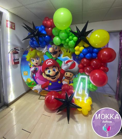 Mario Balloon Garland, Mario Bros Party, Super Mario Birthday Party, Mario Birthday Party, Super Mario Birthday, Princesa Peach, Mario Birthday, Mario Party, Balloon Arch