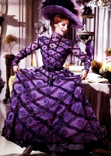 Barbra Streisand in Hello, Dolly! (1969) Drag Clothing, Victorian Gown, Hollywood Costume, 파티 드레스, Barbra Streisand, Floral Gown, Hello Dolly, Movie Costumes, Silk Gown