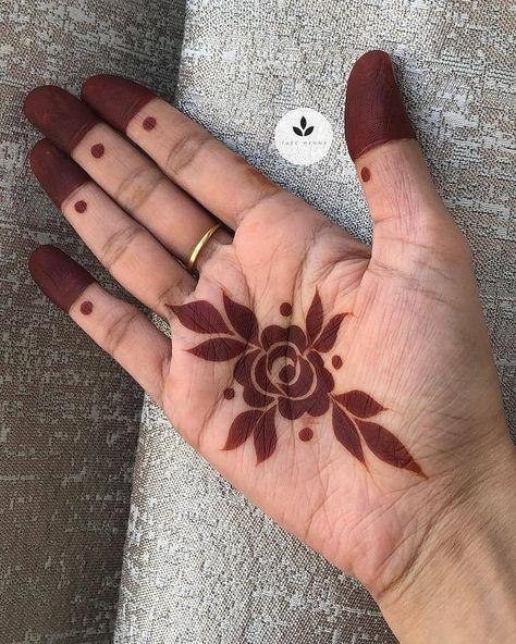 Inner Palm Henna, Mehndi Design For Beginners, Finger Mehendi Designs, Henna Mehndi Designs, Palm Henna, Finger Henna Designs, Design For Beginners, Simple Henna Tattoo, Very Simple Mehndi Designs