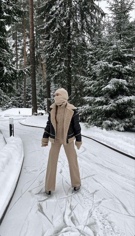 Apres Ski Outfits, Fashion Outfits Casual, Ny Outfits, Winter Trip, Getting Bored, Classy Winter Outfits, Chic Winter Outfits, Winter Fashion Outfits Casual, Snow Outfit