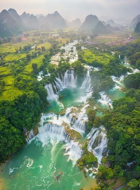 Waterfalls Photography, Cao Bang, Belle Nature, Chinese Landscape, Les Cascades, Beautiful Places Nature, Natural Scenery, Beautiful Waterfalls, Beautiful Places In The World