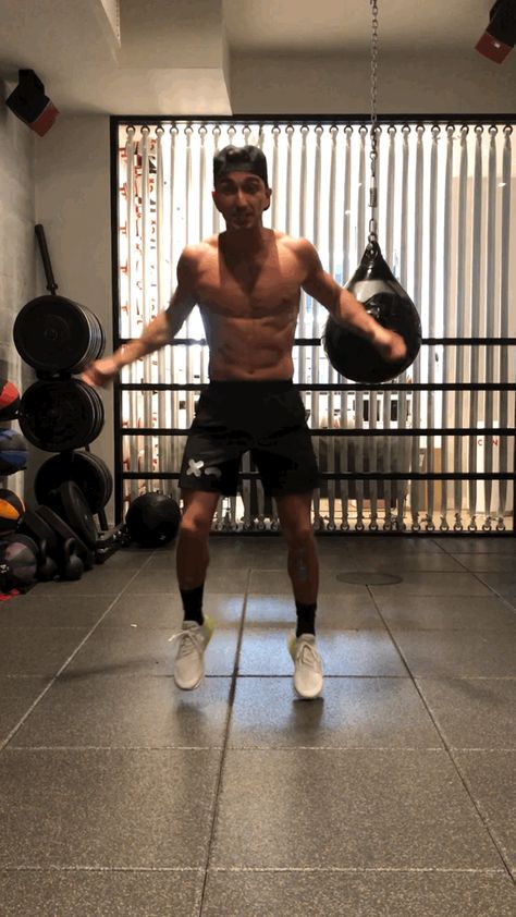 Warmup, Jump Rope: 30 Seconds Best Beginner Workout, Boxing Workout Beginner, Workouts Without Equipment, Boxing Techniques, Endurance Workout, Hiit Training, Calisthenics Workout, Fitness Photos, Popsugar Fitness