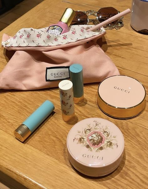 Pretty Makeup Packaging, Skincare Aesthetics, Gucci Makeup, Flora Gucci, Makeup Package, Fancy Makeup, Classy Aesthetic, Luxury Makeup, Makeup Items