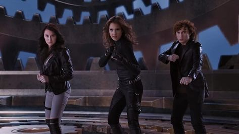 Spy Outfit Ideas, Juni Cortez, Spy Kids 4, Alexa Penavega, Daryl Sabara, Spy Outfit, Alexa Vega, Fashion Character, Spy Kids