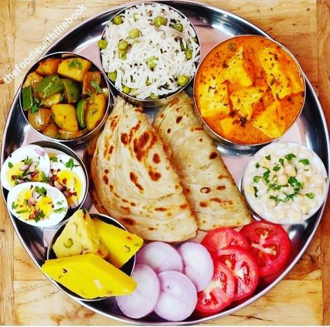 Punjabi Thali, Thali Ideas, South Indian Thali, Masala Paneer, Best Korean Food, Indian Thali, Egg Masala, Mixed Rice, Variety Food