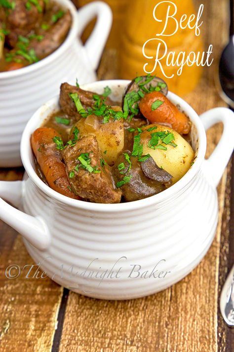 An easy slow cooker recipe for beef ragout. Mushroom Stuffed Chicken Breast, Mushroom Stuffed Chicken, Beef Ragout, Ragout Recipe, Bacon Wrapped Cheese, Heart Healthy Recipes Low Sodium, Mushroom Stuffed, Pork Chops And Potatoes, Stuffed Chicken Breasts