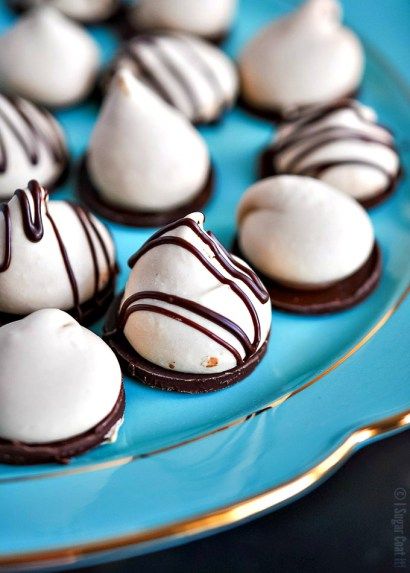 Champagne Ganache Marshmallow Kisses - I Sugar Coat It Champagne Ganache, Boozy Food, Praline Crunch, Marshmallow Meringue, Champagne Chocolate, Molten Lava Cakes, Snack Bites, Recipes With Marshmallows, Valentines Day Food