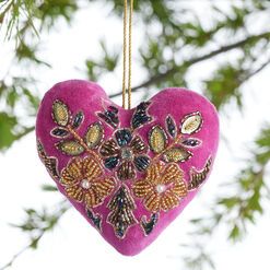 Velvet Ornaments, Embroidery Ornaments, Velvet Heart, Animal Quilts, Floral Heart, Jingle All The Way, Heart Ornament, Handmade Christmas Ornaments, Beaded Ornaments