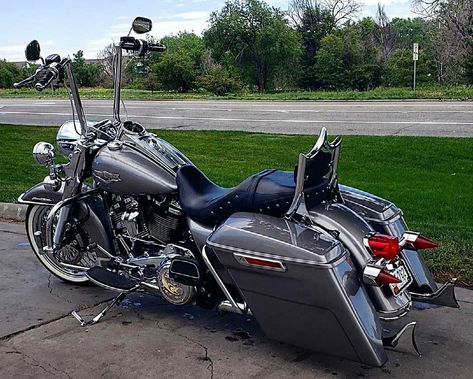 Harley Davidson Motorcycles Road King, Road King Harley Davidson, Indian Motors, Harley Road King, Harley Bagger, Custom Motorcycle Paint Jobs, Lowrider Bicycle, Мотоциклы Harley Davidson, Custom Motorcycles Harley