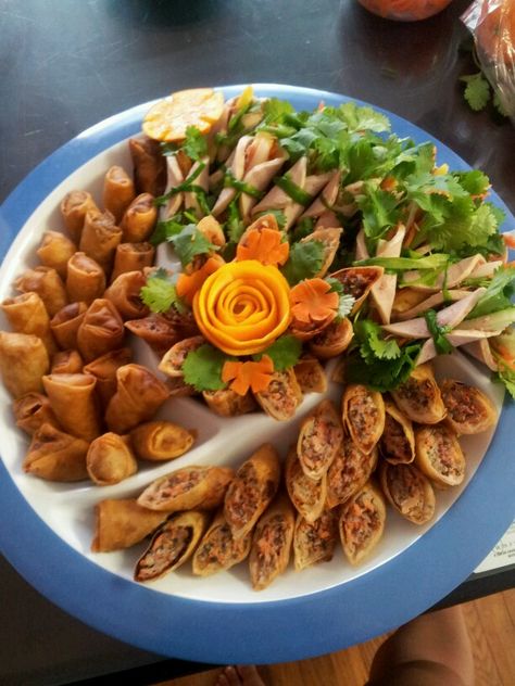 #eggroll platter I made :) #elisenguyen Egg Roll Platter, Eggroll Charcuterie Board, Chinese Grazing Board, Asian Grazing Board, Asian Food Charcuterie Board, Spring Rolls Party Platter, Deli Food, Charcuterie Recipes, Mouth Watering Food