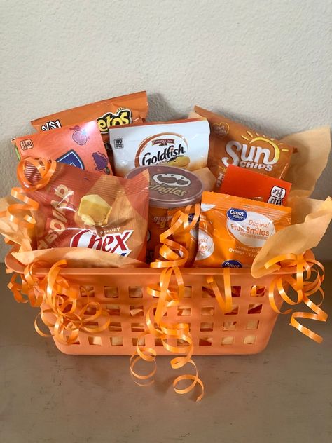 Teenager Gift Basket, Color Themed Gift Baskets, Hs Graduation Gifts, Snack Gift Baskets, Snack Basket, Birthday Basket, Snack Gift, Themed Gift Baskets, Teenager Gifts